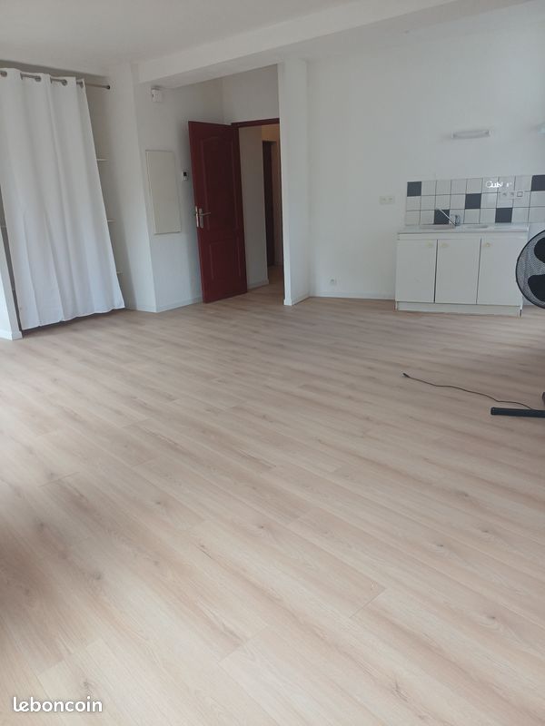 Logement 3 pièces 70m2 400e (image 2)