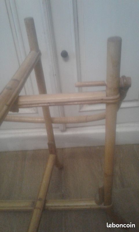 Fauteuil en rotin et sa desserte (image 4)