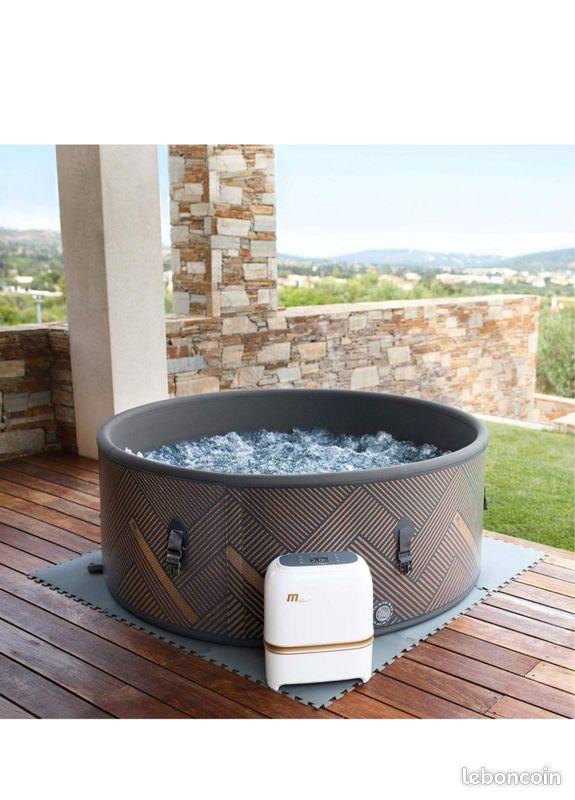 Jacuzzi/spa semi rigide (image 1)