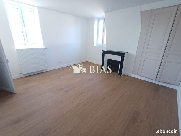 https://img.leboncoin.fr/api/v1/lbcpb1/images/95/fd/0b/95fd0beb23ba898fd321f6daced1c15cd779d39a.jpg?rule=ad-image