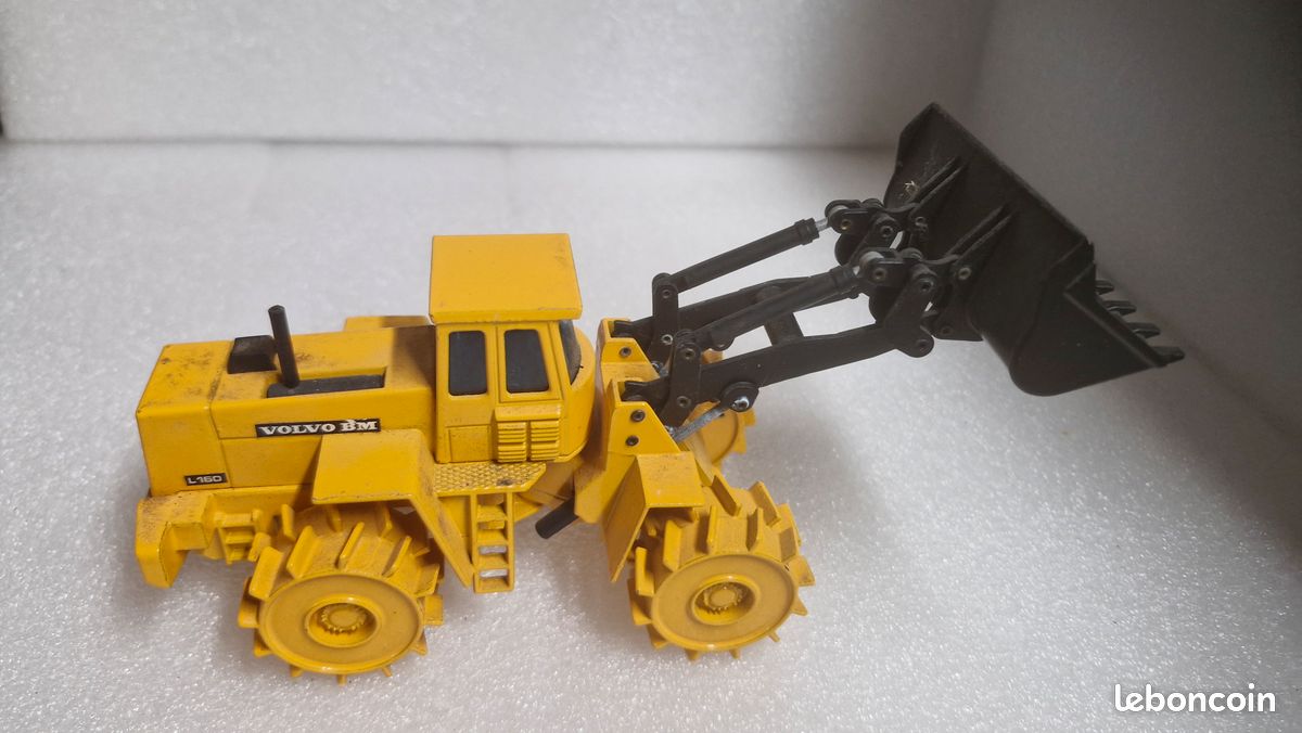 Modèle Réduit Chargeuse Volvo BM L160 JOAL échelle 1/50 - En Boîte - Occasion