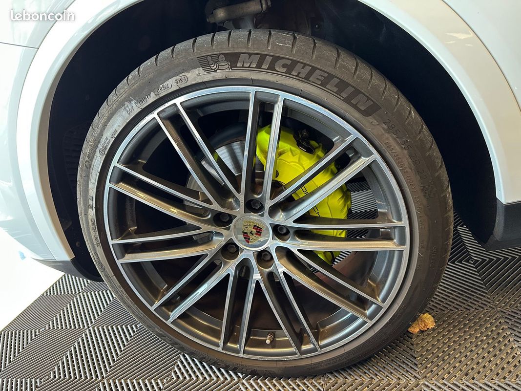 Porsche CAYENNE E-hybrid 462 CV Toit ouvrant BOSE Soft Close Attelage (image 19)