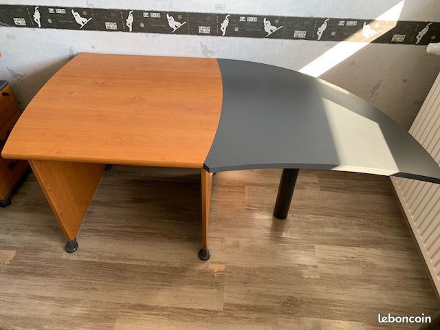 Bureau (image 1)