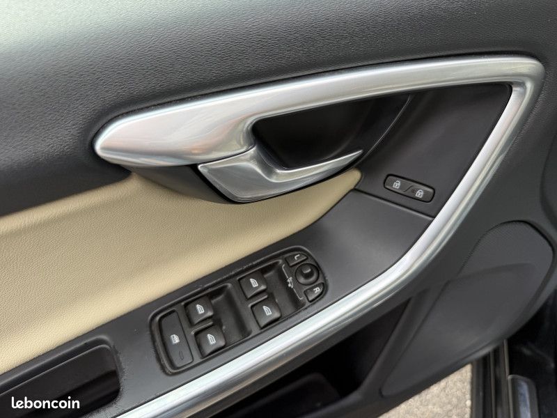 Volvo S60 D3 150CH KINETIC BUSINESS GEARTRONIC (image 14)