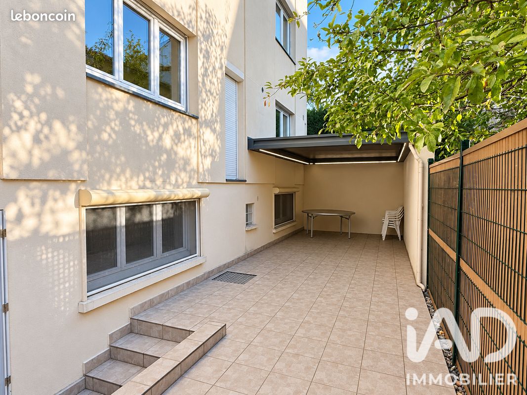Immeuble 210 m² · à Suresnes · 210 m² · 1 487 000 €