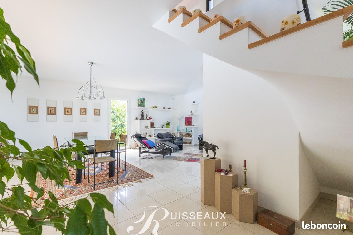 Propriété 8 pièces 219 m² (image 10)