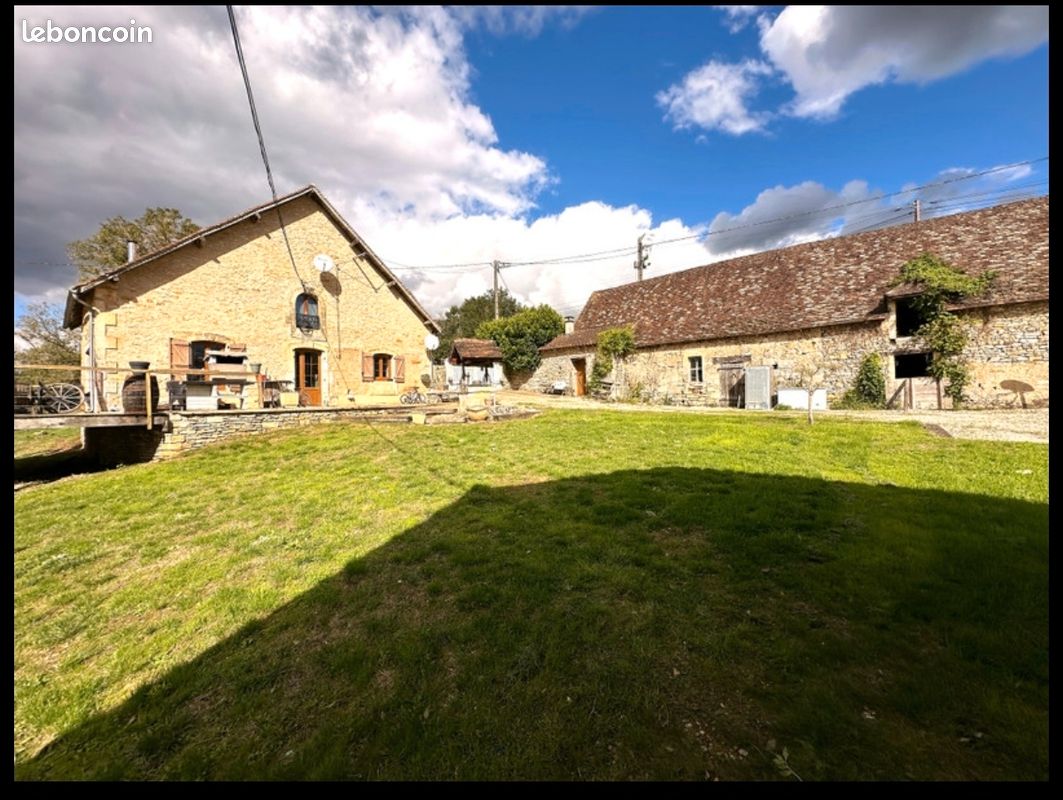 Maison 6 pièces 150 m² · à Bassillac Et Auberoche · 150 m² · 372 000 €