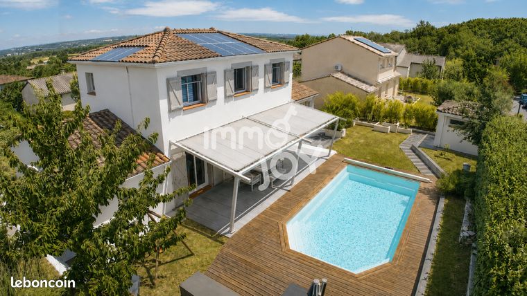 Villa 6 pièces 145 m²