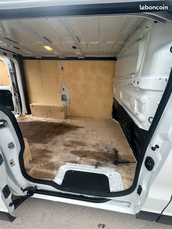 16 650 HT – Renault TRAFIC L1H1 2.0 BlueDCi 130 GRAND CONFORT (image 13)
