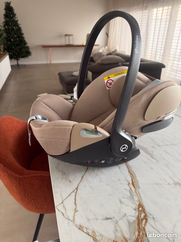 Lot cybex , nacelle et cosy poussette châssis et isofix et protection pluie (image 6)