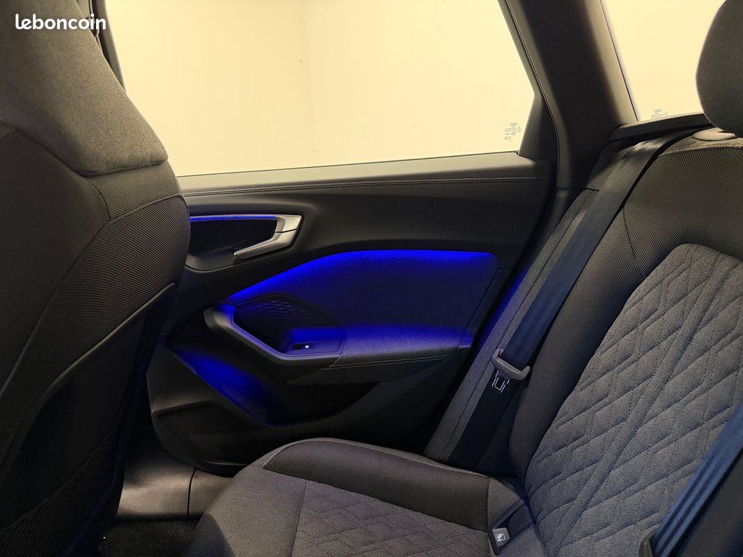 AUDI A5 Avant TDI Hybride 204 ch S tronic 7 S line (image 13)