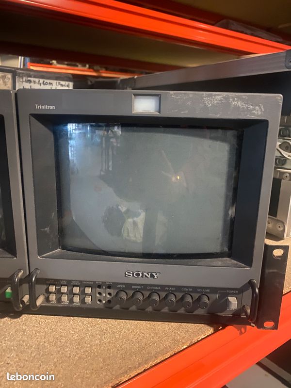 Moniteur Sony Trinitron PVM-9L3 8 pouces 480i testé comprend cordon
