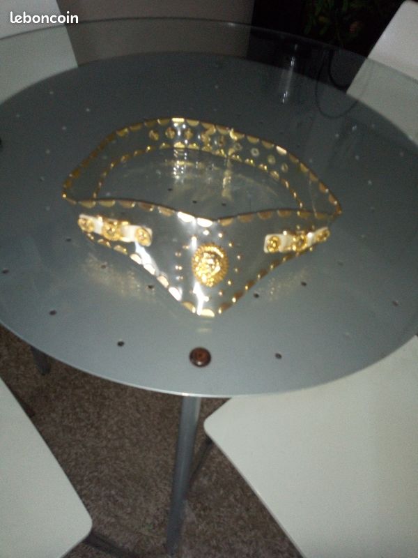 Superbe ceinture plastique et agrémentée de doré (image 2)