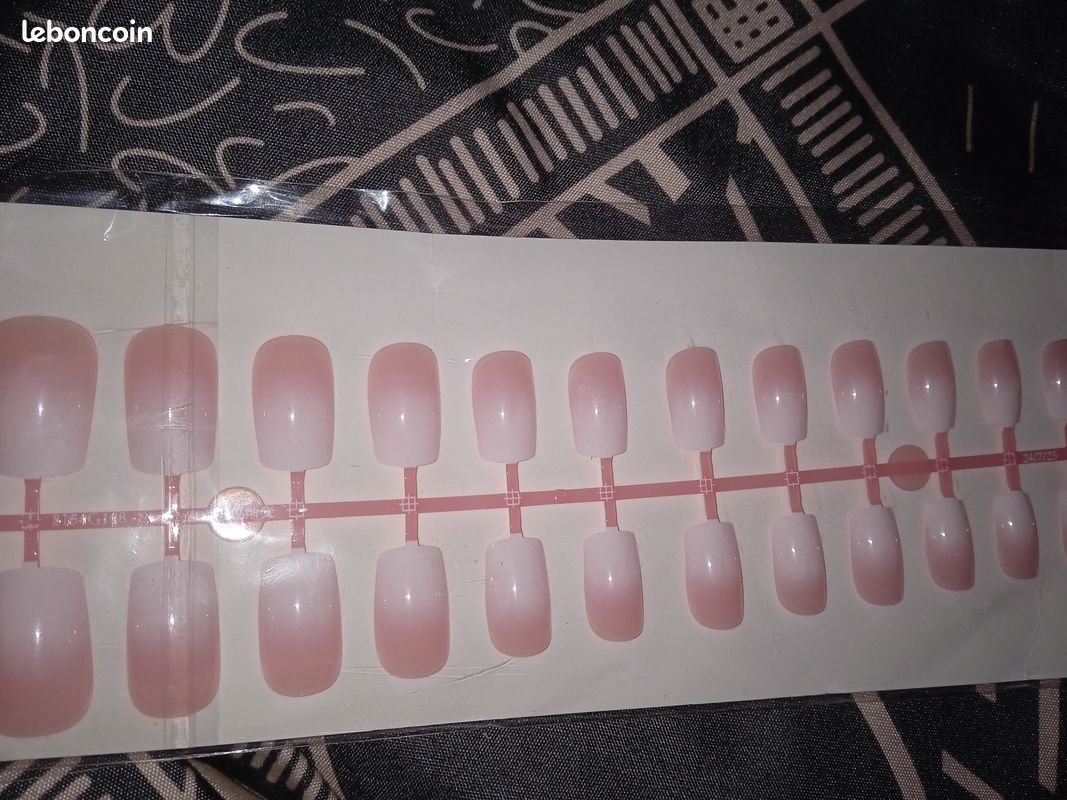 Faux ongles (image 1)