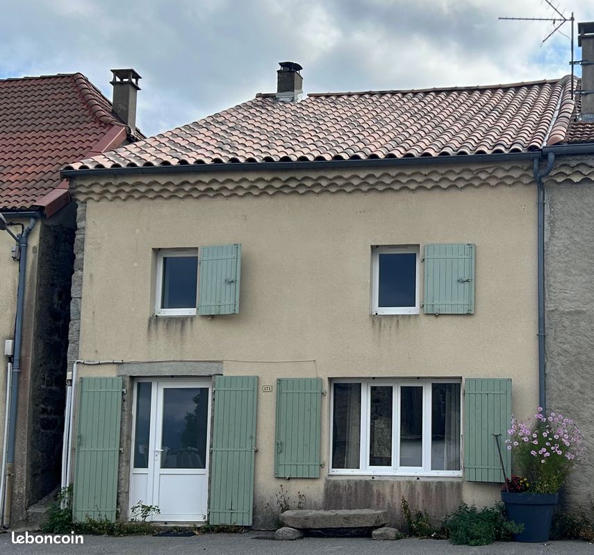 Maison 6 pièces 115 m² · à Mézilhac · 115 m² · 95 000 €