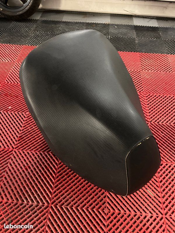 Dosseret de selle TNT MBK Nitro rouge