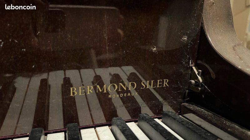 Piano demi-queue Schimmel année 60 (image 3)
