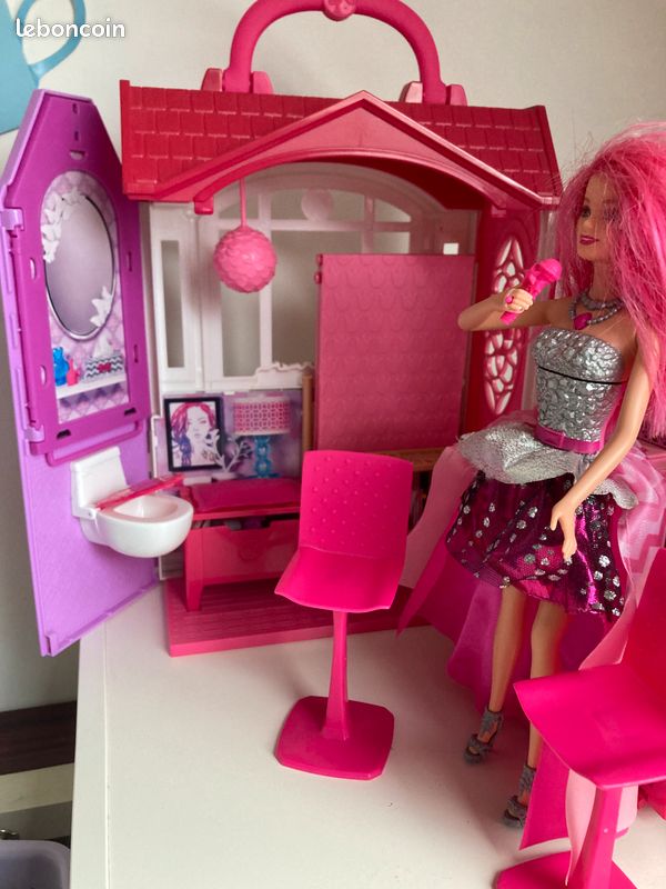 Maison de barbie (image 1)