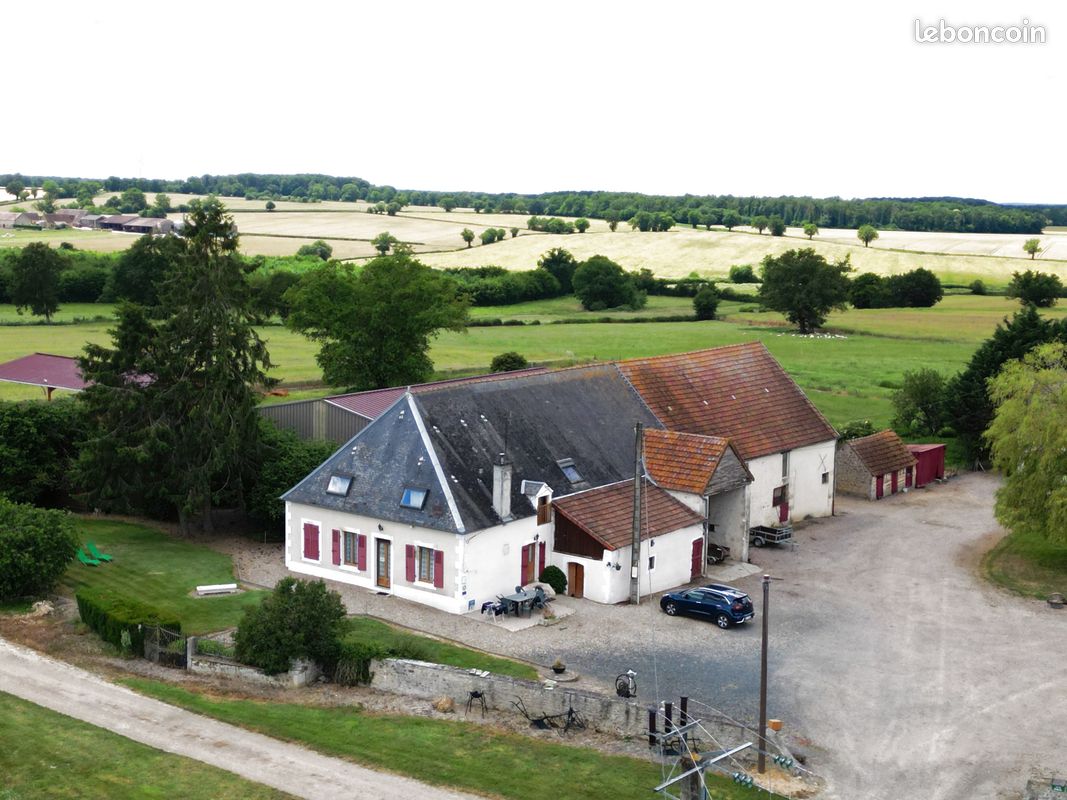 Maison 8 pièces 155 m² · à La Berthenoux · 155 m² · 599 000 €