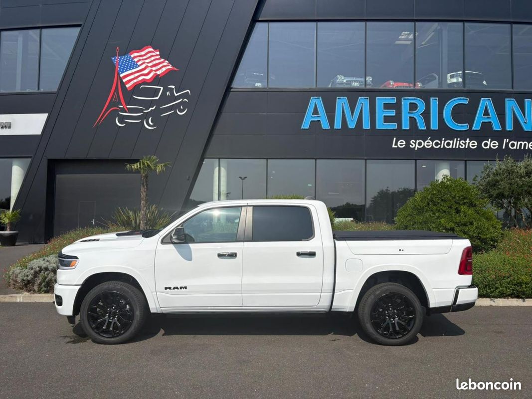Dodge ram 1500 crew limited night edition rambox 2025 (image 2)