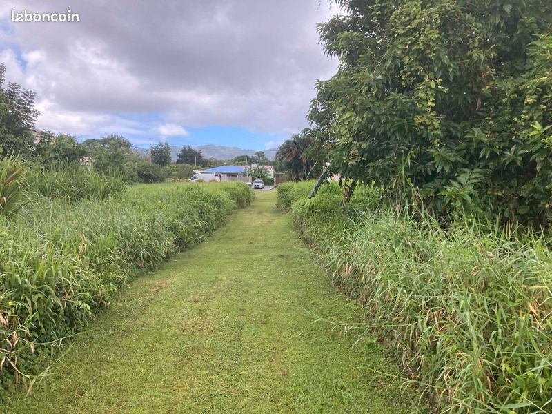 Terrain 4 777 m² Le Lamentin · 500 000 €