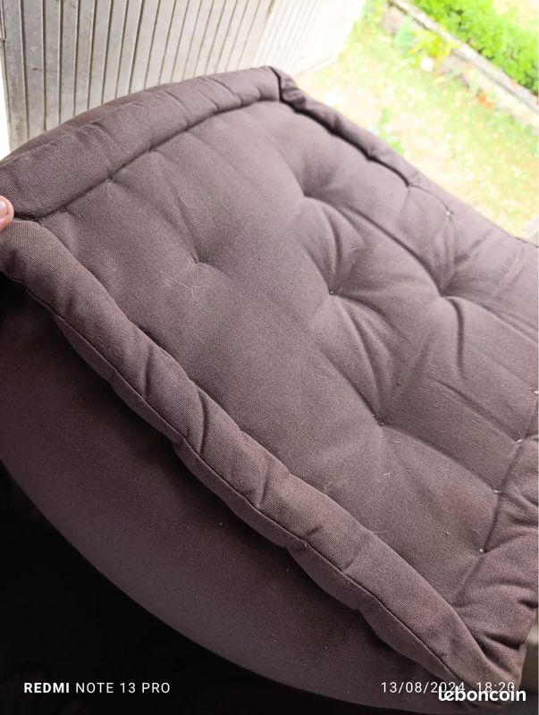 Lot de 4 coussins de sol(poufs) marron (image 1)