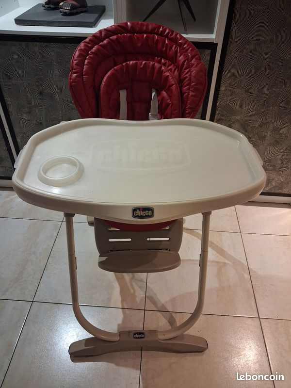Chaise haute bébé (image 1)
