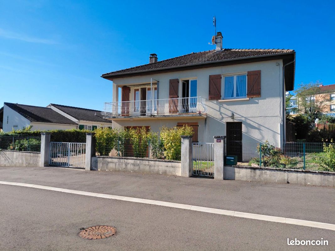 Maison 5 pièces 99 m² · à La Pacaudière · 99 m² · 157 000 €