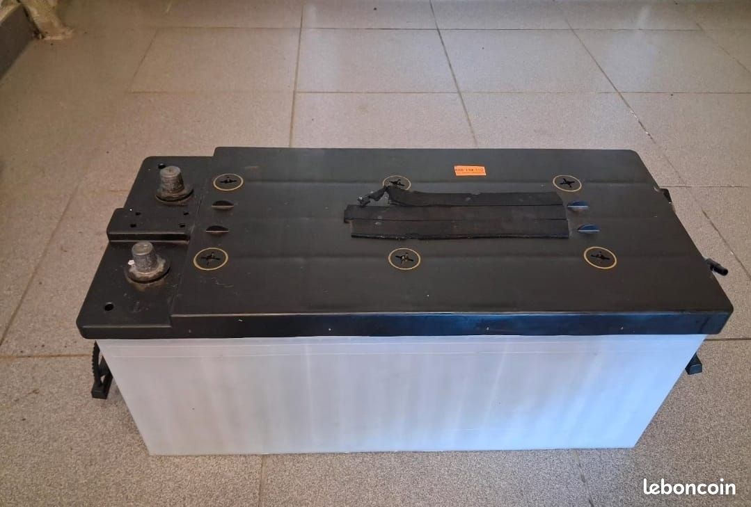Batterie 180ah 1000A (image 1)