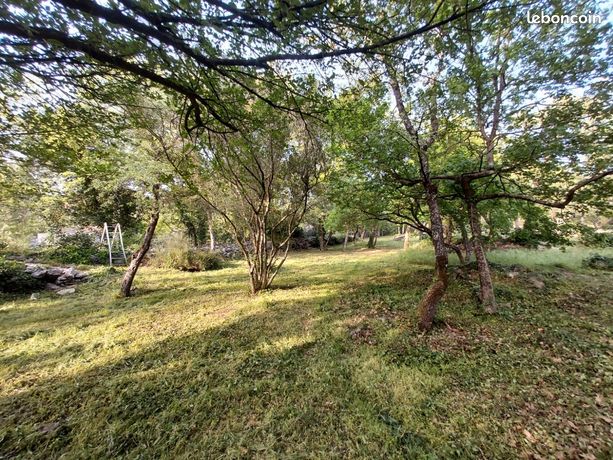 Terrain 1 200 m² Forcalqueiret