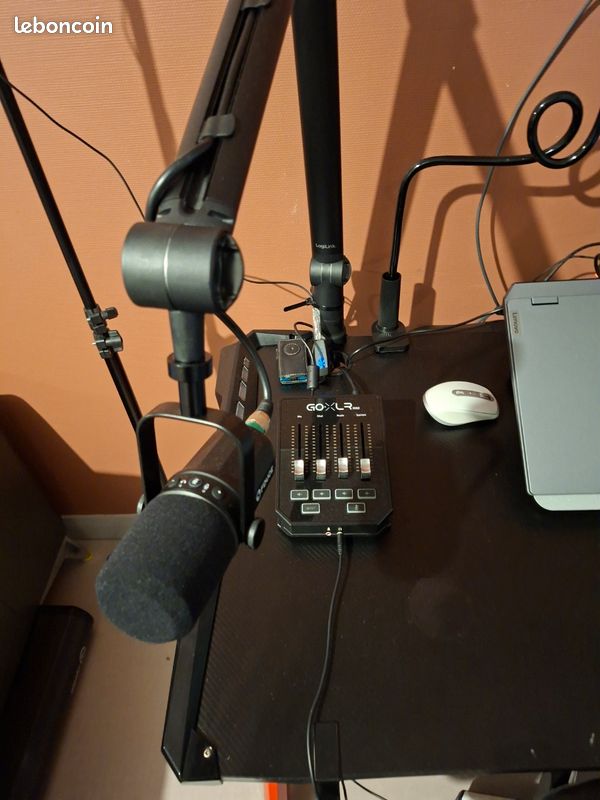 Vends micro fduce bras logilink et table goxlr mini (image 4)