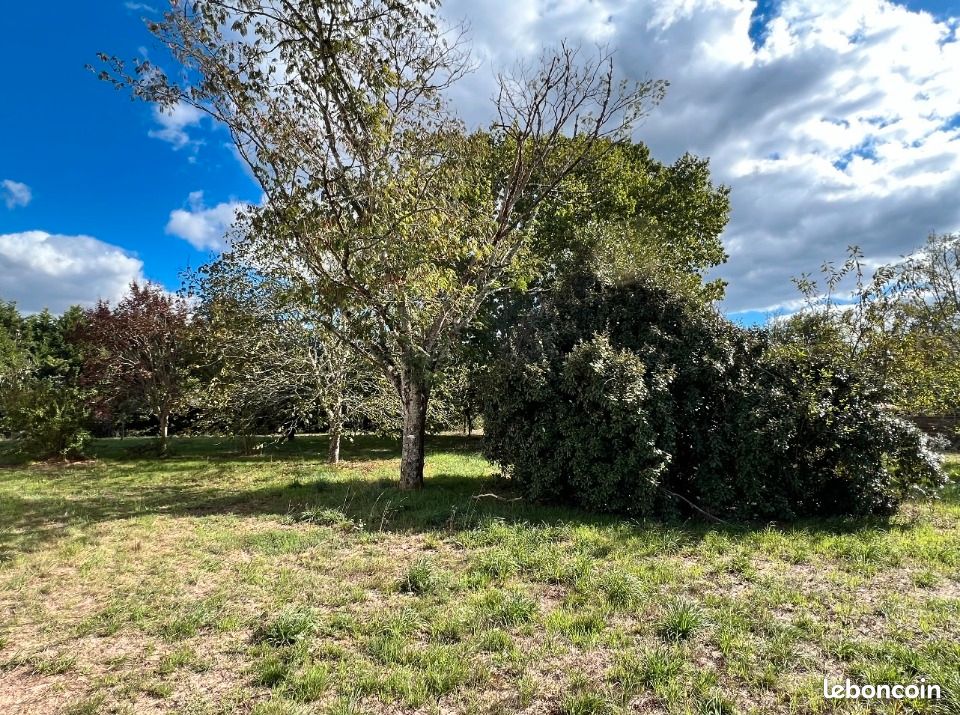 Terrain 850 m² · à Saint-Pardon-de-Conques · 68 000 €