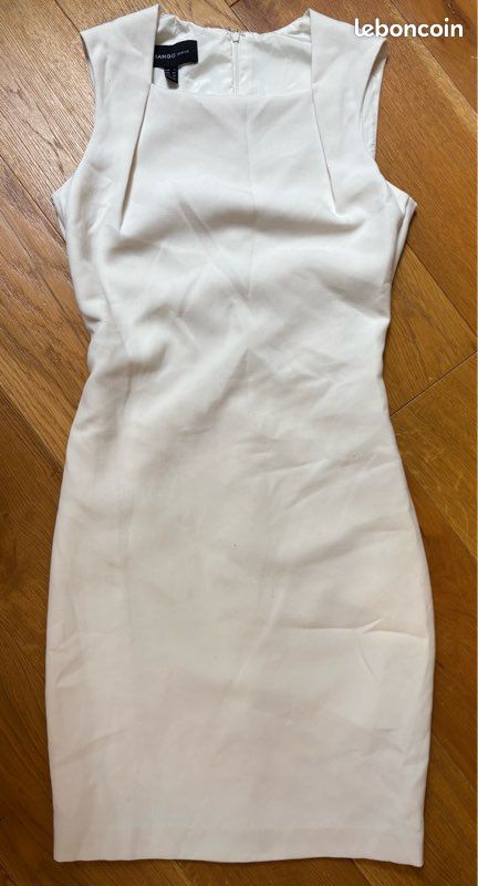 Robe blanche crème taille S parfait état (image 1)