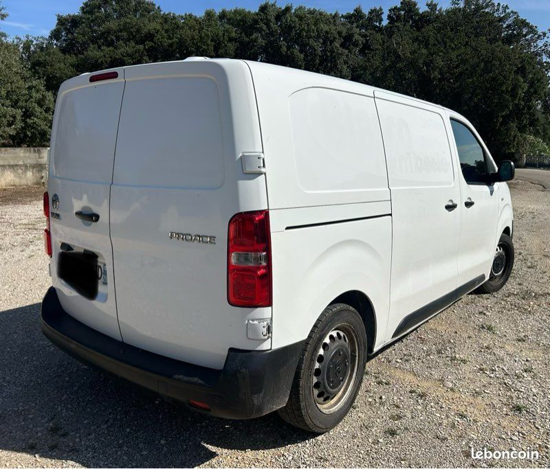 Toyota proace (image 2)
