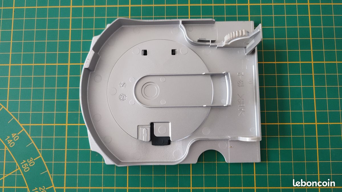 Capot ouverture gris F3-2 pièce détachée console de jeux Nintendo Gamecube DOL-001 (EUR) #D66 (image 2)