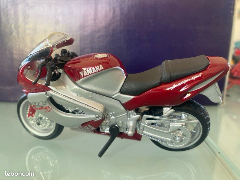 Maisto Moto Yamaha MT-10 SP 2023 – Échelle 1:18 – Réplique de moto moulée sous pression incroyablement détaillée – Plusieurs couleurs