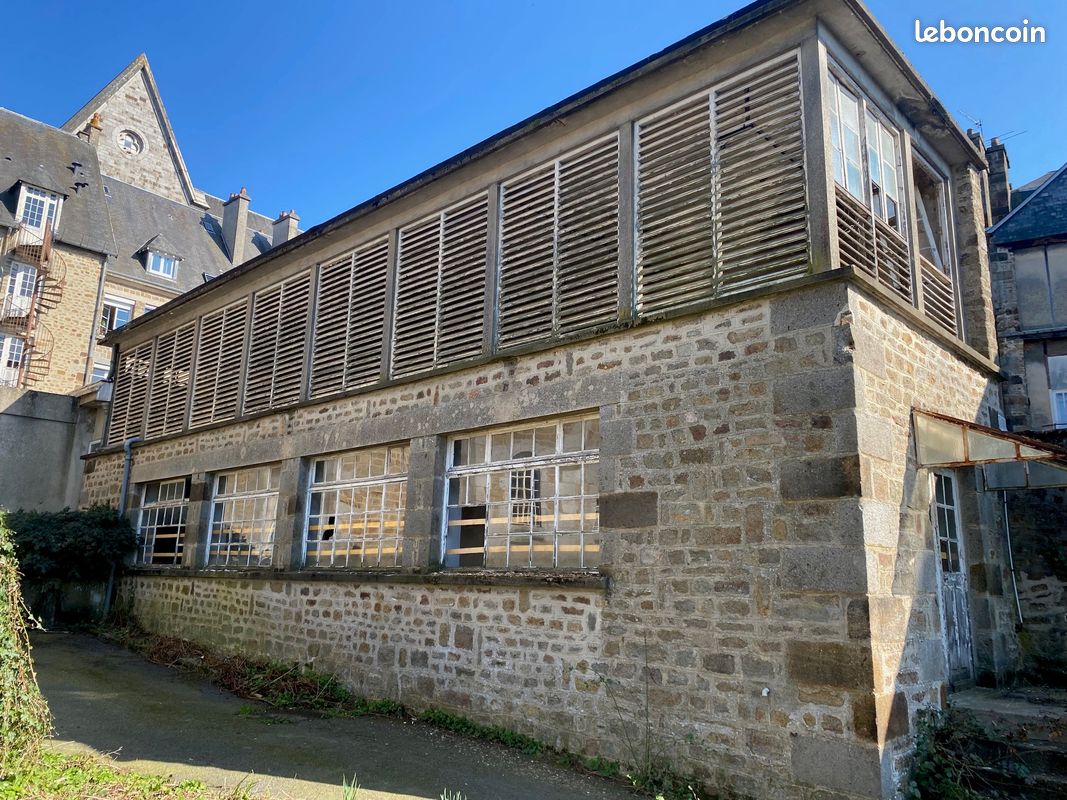 Local commercial 2 pièces 110 m²