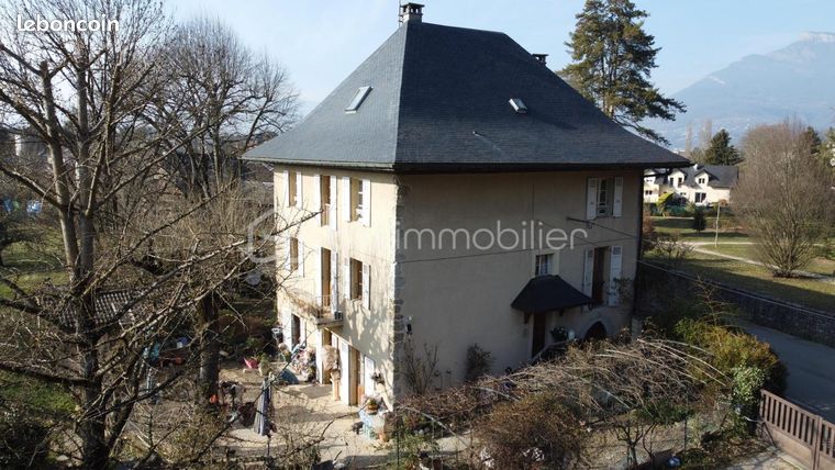 Maison 10 pièces 312 m²