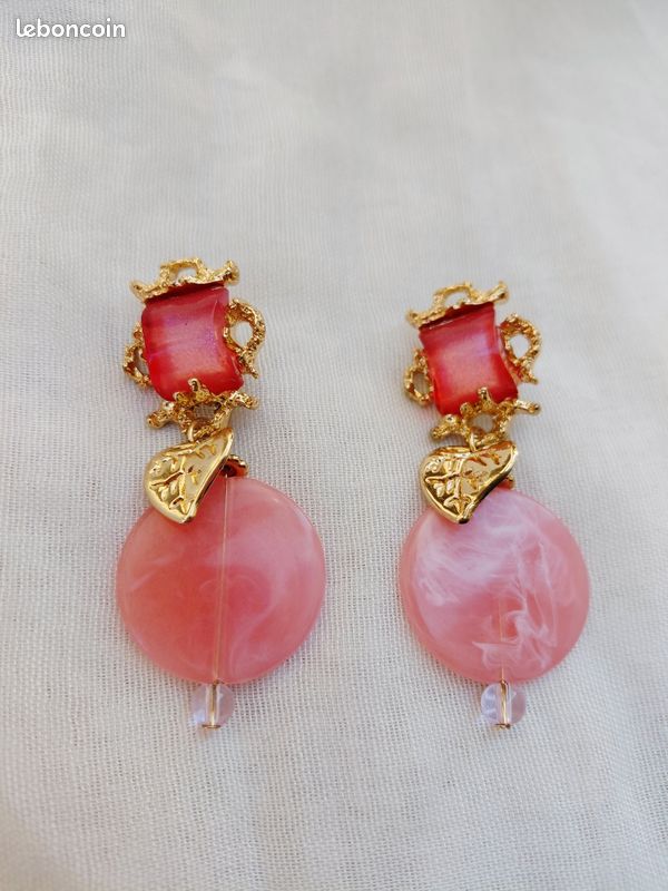 Boucles d'oreilles doré et rose (image 3)