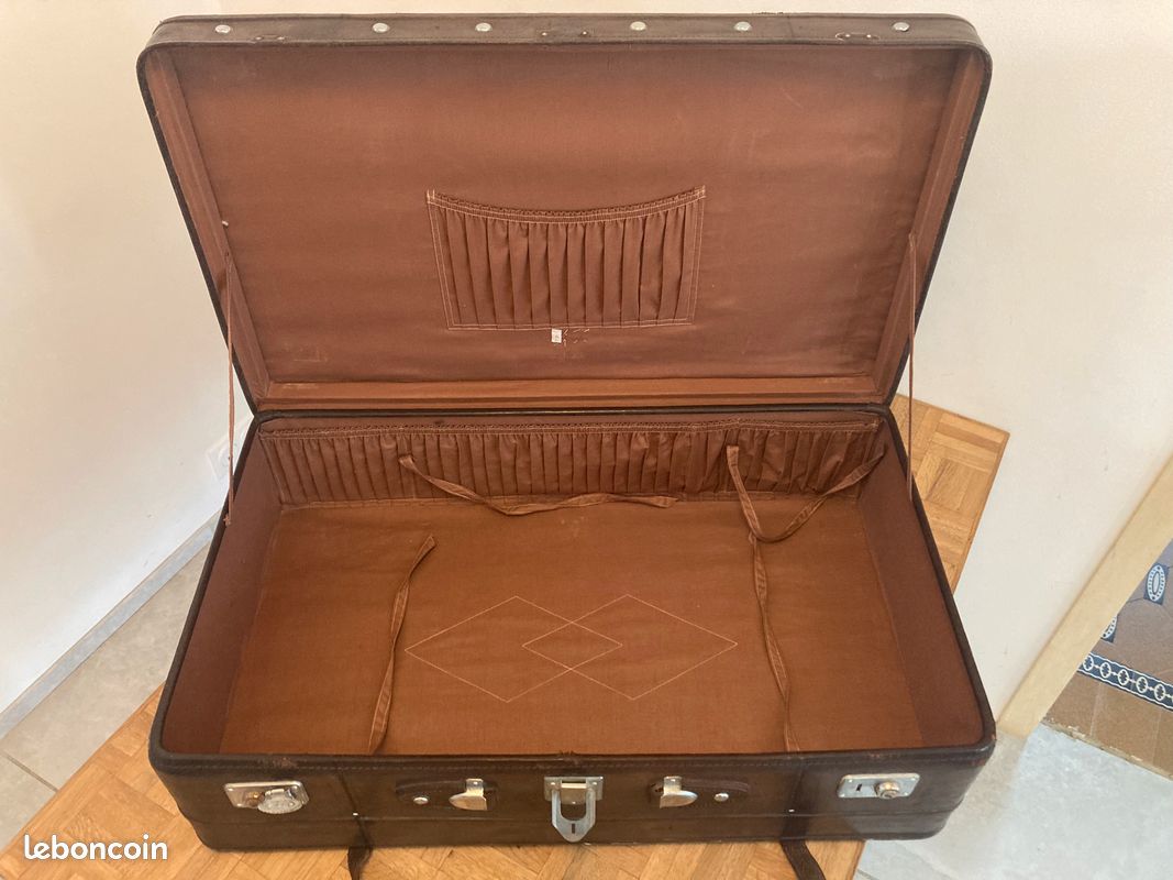 Mini-valise En Cuir Rouge – Handarbeit – Pièce Unique – Allemagne – Vintage (7x9x4 Cm)
