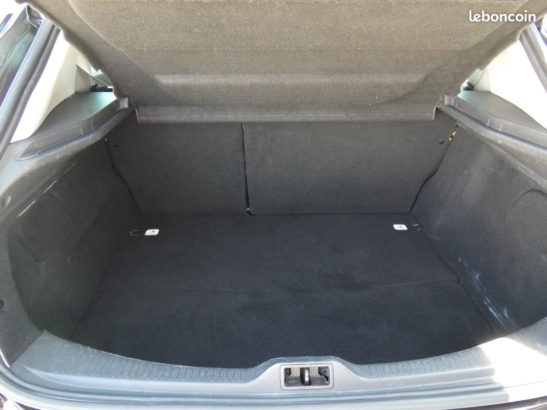 RENAULT MEGANE III BERLINE dCi 110 FAP Energy eco2 Bose (image 13)