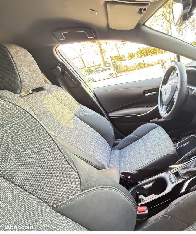 Housse de siège d origine Toyota corolla Touring sport 2025 (image 1)