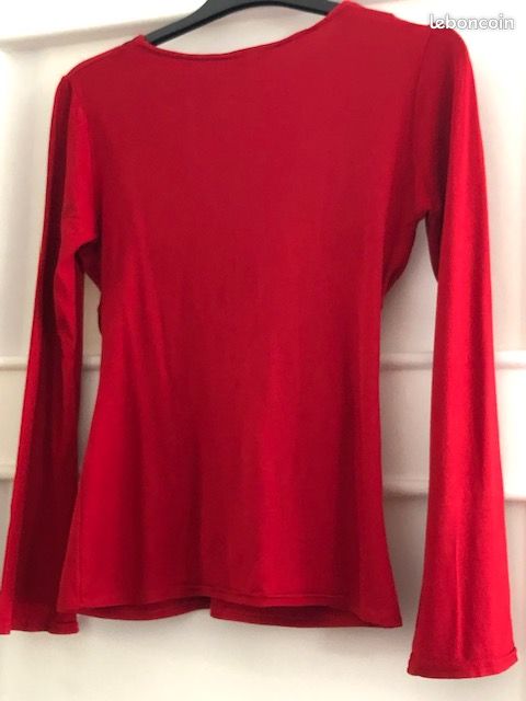 Tee-shirt rouge avec perles (image 3)