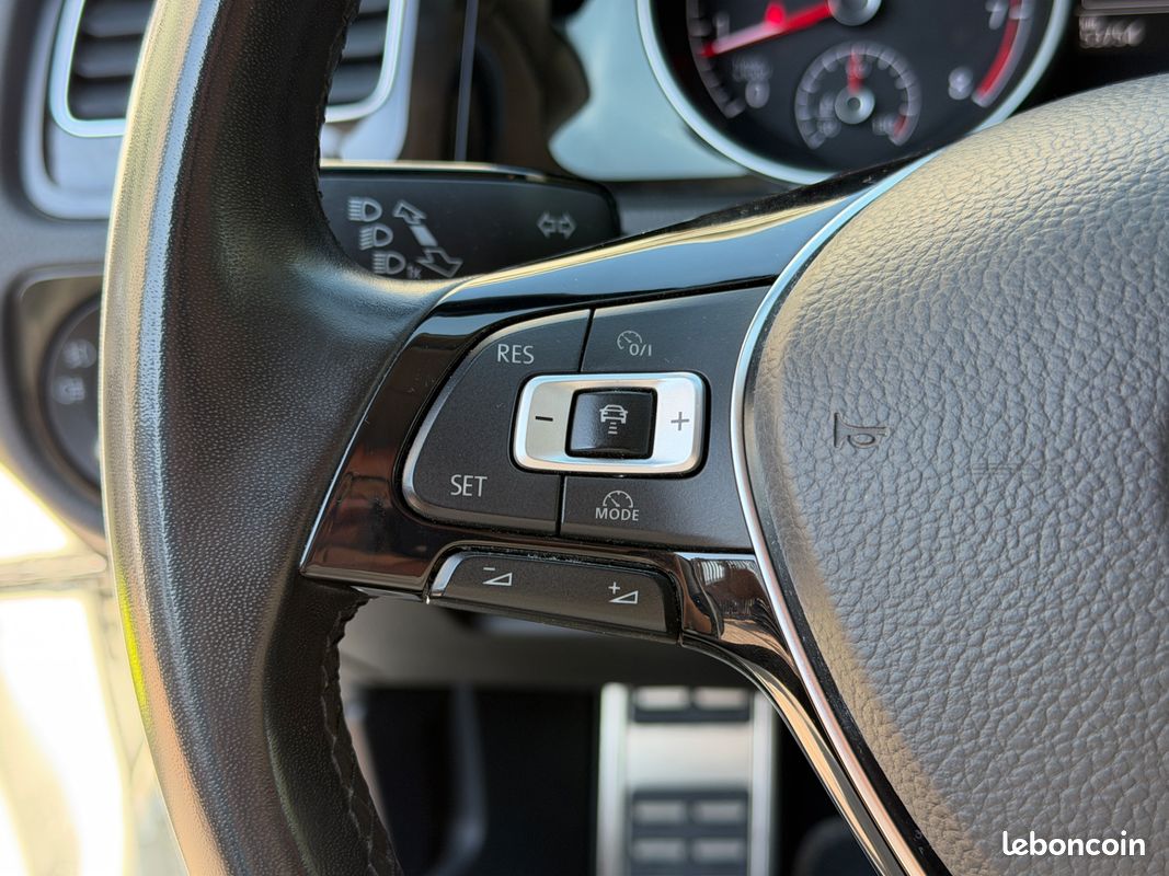 VOLKSWAGEN Golf 1.2 110ch Allstar - CarPlay - Suivi complet - Faible kilométrage (image 11)
