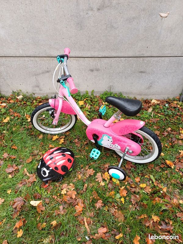 Velo btwin licorne 14 pouces avec casque rien à prévoir Vélos