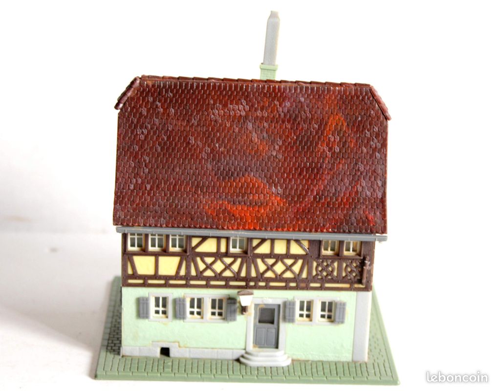 FALLER MAQUETTE À monter manège "LA PIEUVRE" avec moteur B-317 NEUF EUR