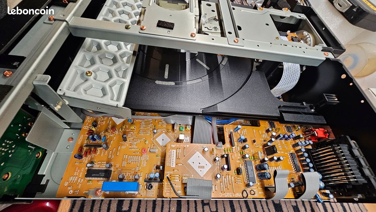 LECTEUR LASERDISC PIONEER CLD 800 avec télécommande EUR 120,00