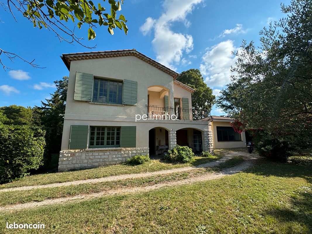 Maison 6 pièces 168 m² · à Pélissanne · 168 m² · 630 000 €