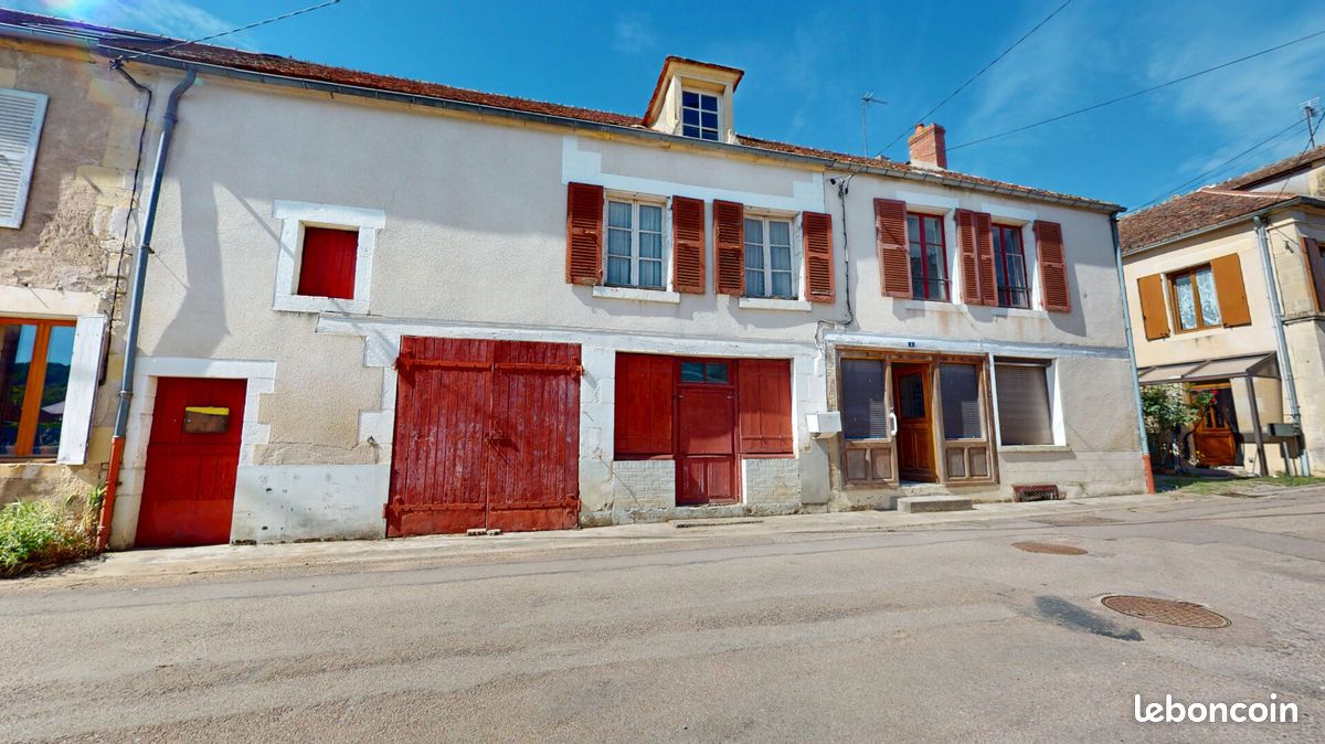 Maison 10 pièces 172 m² · à Brinon-sur-Beuvron · 172 m² · 46 000 €
