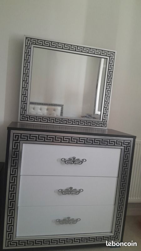 Chambre à coucher complète style versace (image 1)